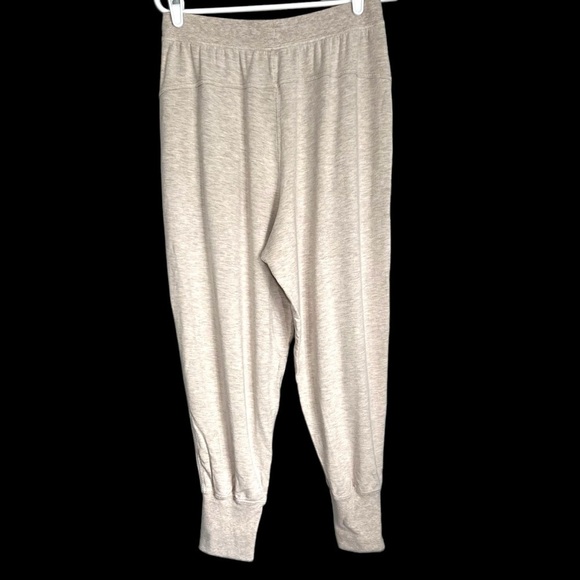 Lululemon still chill jogger - Picture 10 of 15